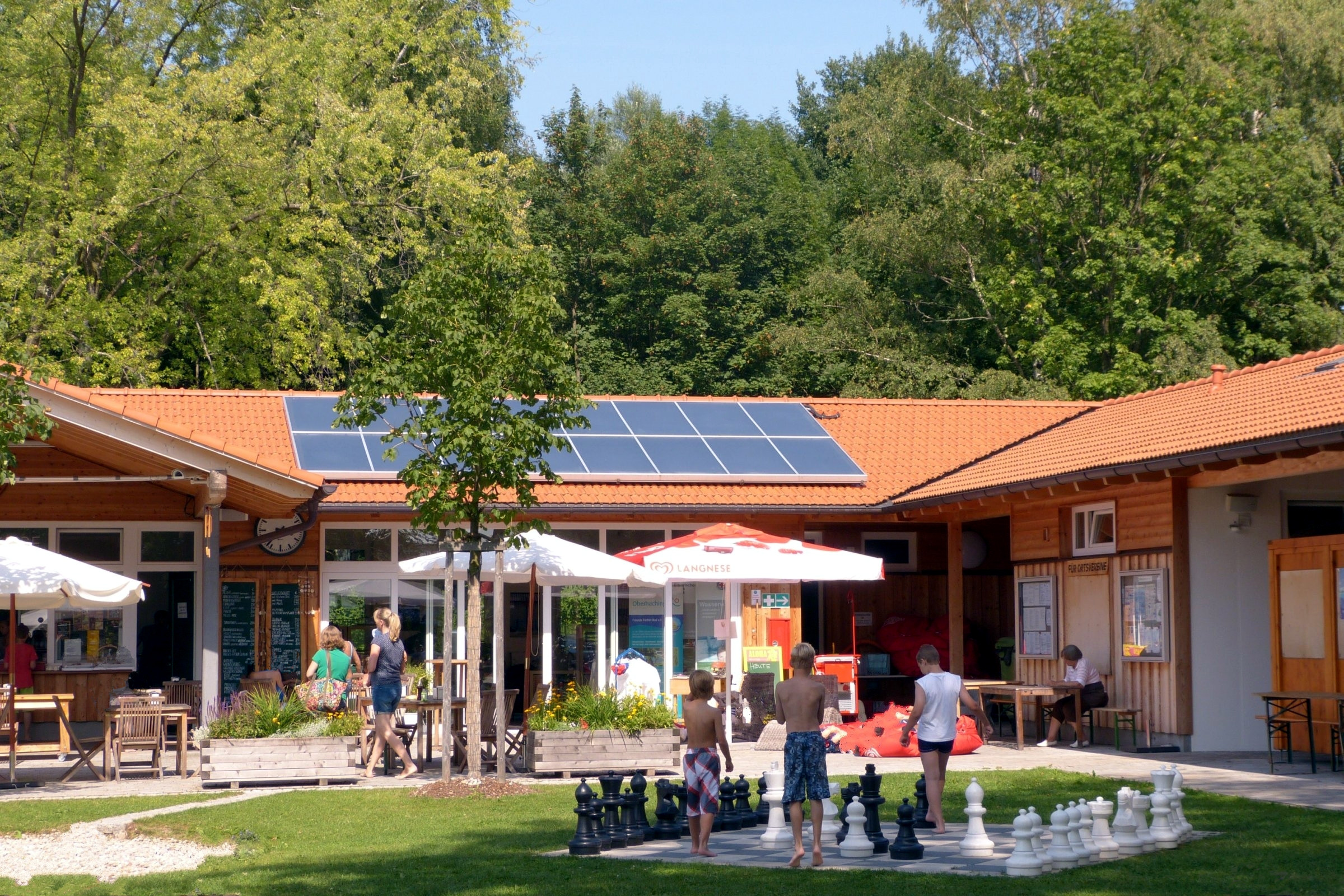 32 m² Aufdachkollektor im Naturbad Furth