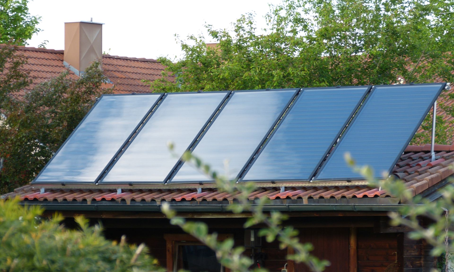 Photovoltaik und Solarthermie bündeln ahornsolar.de